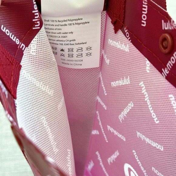 Lululemon Reusable Bag, Small, Burgundy, Holiday Edition Logo Pattern, NEW - Picture 6 of 6